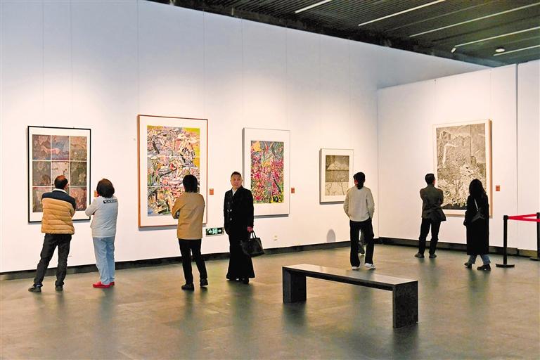 “多彩贵州”美术大赛作品展在贵州美术馆开展