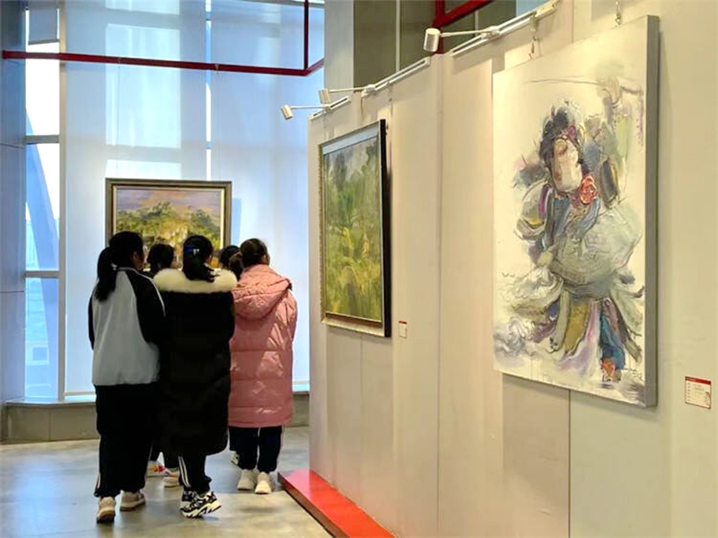 “笔绘盛世·意写龙口--2024年龙口市油画学会新春展”开幕